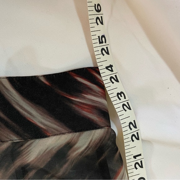 Cool abstract print blouse in browns, red and black by Hinge - Picture 10 of 11